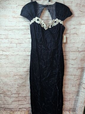 Gantos Velvet Maxi Dress Cream Lace Accents Size 11 New Nwt